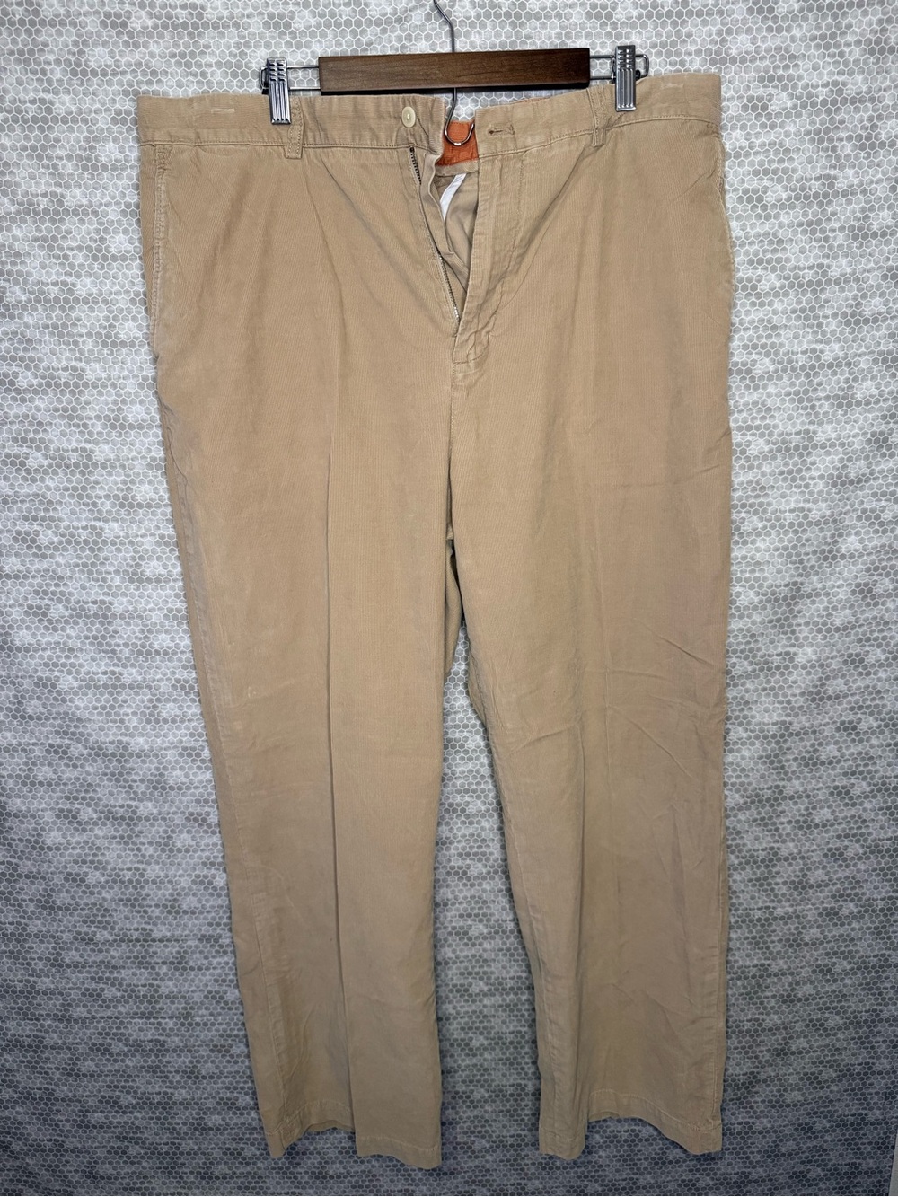 Vineyard Vines Men's Khaki Straight-Leg Chinos in Light Tan 100% Cotton 38x32